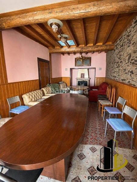 Foto b5ef0139-8f82-4c88-9f08-f97995db1009. Casa in Guijuelo