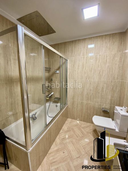 Foto 0c8045db-de26-4eda-9da2-5648ccb172f8. Edifici a Guijuelo