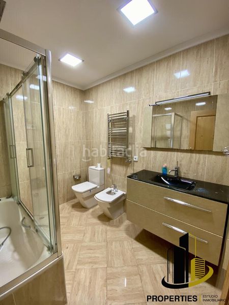 Foto 4770fc89-7b0b-437b-b38d-1842c6bd2d10. Edifici a Guijuelo