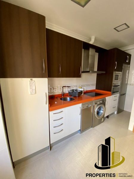 Foto 9d4dec59-fbb9-4445-bec8-d15d40a44bac. Edifici a Guijuelo