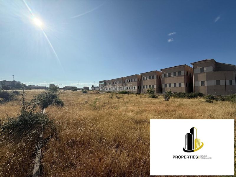 Foto f407573b-261d-437d-a63e-842c9de6f7ee. Terreny residencial a Guijuelo