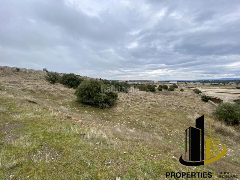 Foto 2c85f0c2-0460-4a4d-a105-7d7551f132d0. Terreny residencial a Guijuelo