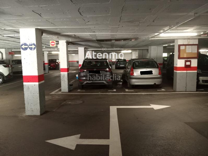 Foto 3615ff75-c7f9-4856-8473-0c6bd20393ab. Parking voiture dans Horta Barcelona