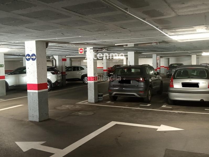 Foto 9799b6e3-611f-4996-8a85-3a4519c53655. Parking voiture dans Horta Barcelona