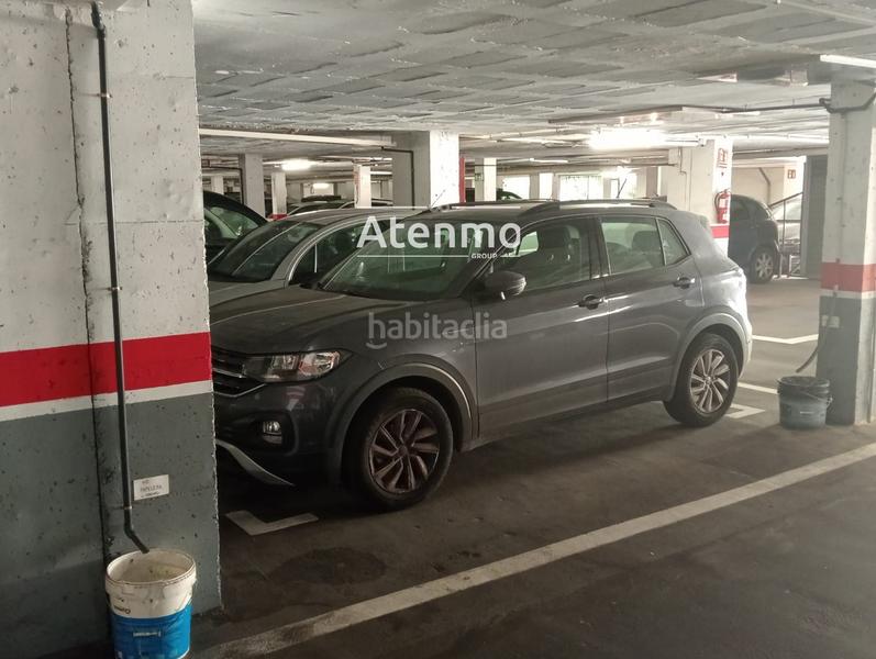 Foto b2979506-0eea-441d-a5d0-1fc4ded05202. Parking voiture dans Horta Barcelona