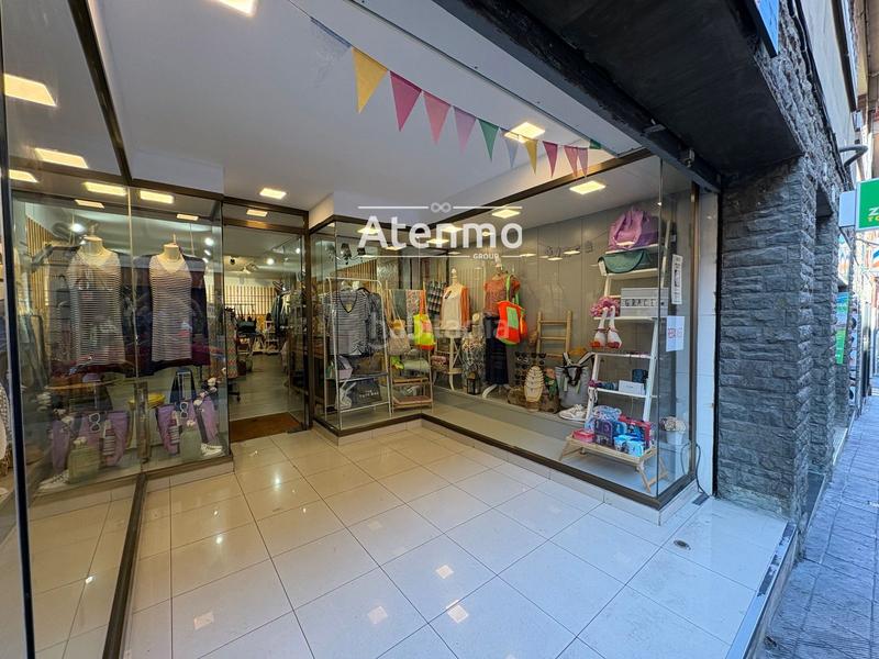 Foto a84428f5-9d45-4578-9902-3e8cf373e7d6. Transfer business premise in Horta Barcelona