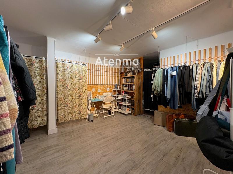 Foto 516f7ebc-cbac-43a1-b86a-0efde9892239. Traspaso local comercial baixada de la plana Horta negocio de moda en traspaso en Barcelona