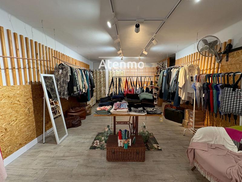 Foto b364f1fe-796e-471f-ae65-de08c3145dc3. Traspaso local comercial baixada de la plana Horta negocio de moda en traspaso en Barcelona