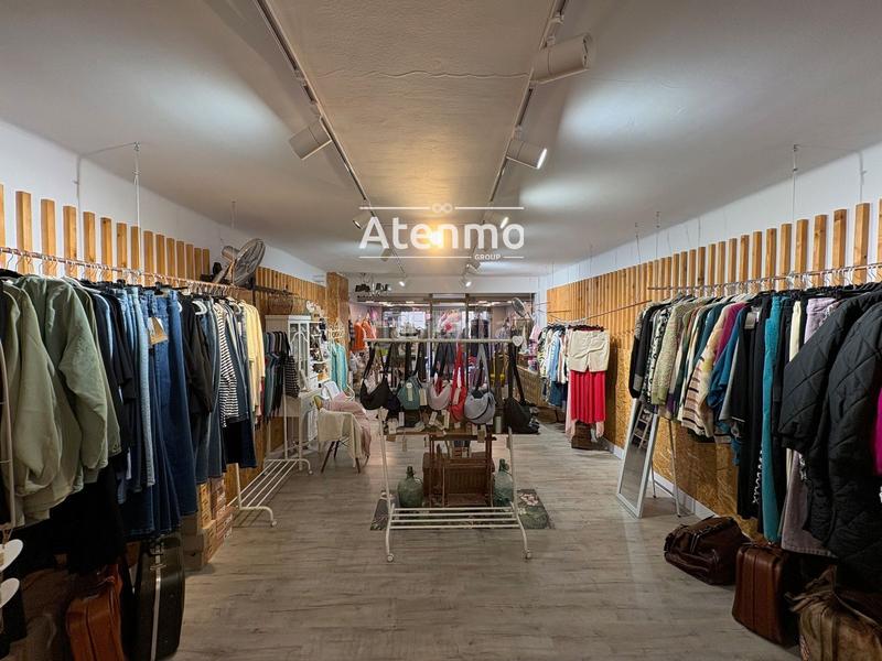 Foto f8f2241e-5b98-434d-8742-3aa1dc588c73. Traspaso local comercial baixada de la plana Horta negocio de moda en traspaso en Barcelona