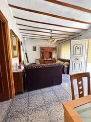 Zweistöckige Wohnung in San Mateo. Lorcadúplex