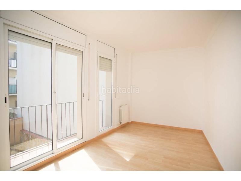 Foto b6b02a63-304c-45ad-a46a-a4b7b088e215. Piso  ocupado en venta en residencial Blanes - vistamar Blanes