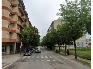 Pis a Olot. Piso ocupado en olot