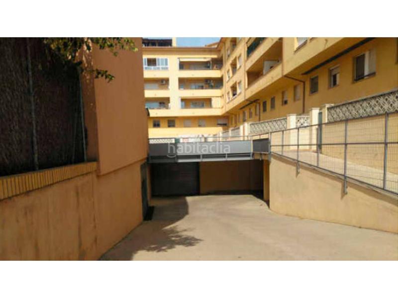Foto b1c8b4af-e0e4-4efb-a41c-364abf3d2b79. Aparcament cotxe a Poble Nou-Olivar Gran Figueres