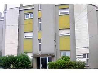 Parking coche  Avellaneda. Garaje en venta en anglès