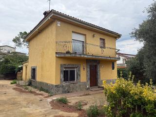 Maison jumelée  Girona. Casa en caldes de malavella