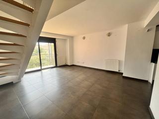 Piso  Sud. Atico duplex centro figueres