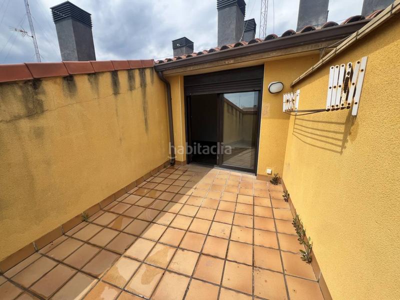 Foto 170e4c7b-177e-4763-b3a7-cf00f387c08e. Piso atico duplex centro en Centre Figueres