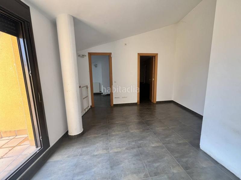 Foto bf31837f-fdee-477e-94af-a7efc9583680. Piso atico duplex centro en Centre Figueres