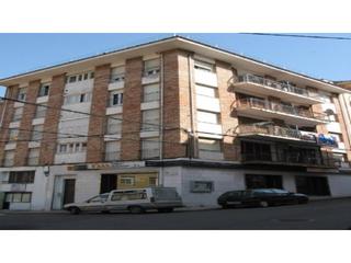 Locale commerciale  Joan maragall. Local en olot