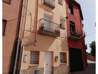 Casa adosada  Padró. Magnifica casa para reformar en la bisbal dempordà
