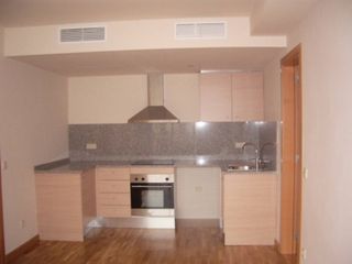 Pis  Calle ven�cia. Piso sin posesion  en venta en lloret de mar