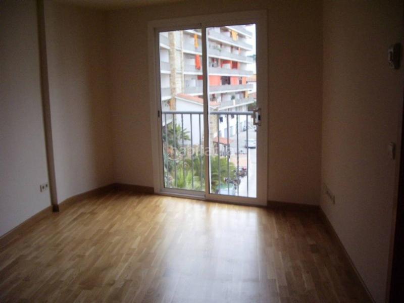 Foto f19bdbb4-4eab-4b03-bd9a-388c71f2d9d6. Etagenwohnung mit heizung in Centre Lloret de Mar