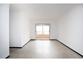 Pis  Calle angel guimera. Piso en venta en barri dels escriptors