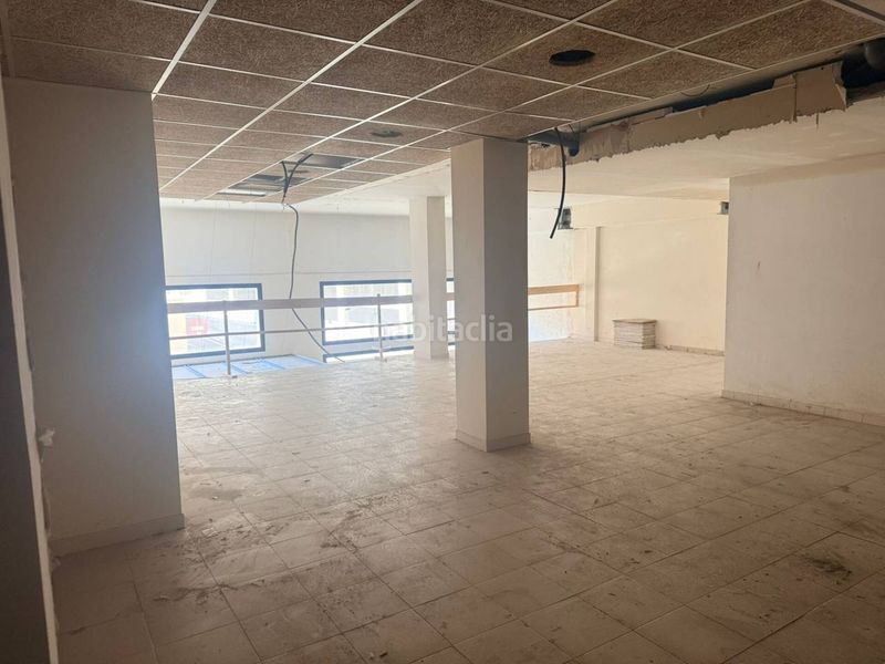 Foto 0b72e88f-ef46-479b-b81b-4b924bfeceee. Local comercial a Centre Figueres
