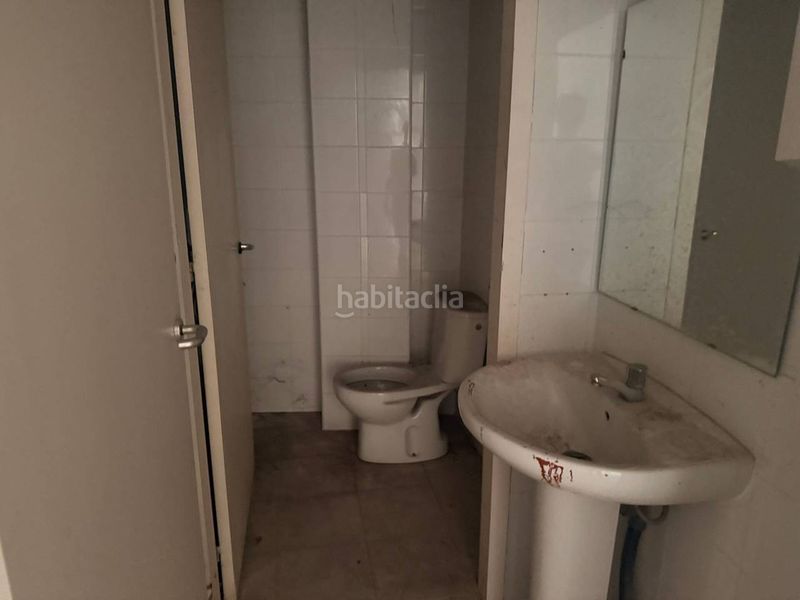 Foto a0a672f9-412a-4958-a9fe-ba54ebd014ef. Local comercial a Centre Figueres