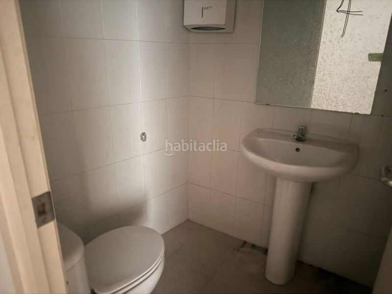 Foto c46aa361-7827-45cc-a379-8111d7394bce. Local comercial a Centre Figueres