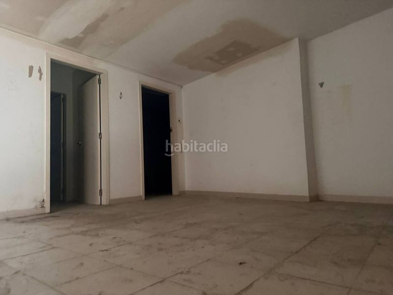 Foto ebf6b6b2-1c76-4f8f-9f6a-46d6d86f0c7f. Local comercial a Centre Figueres