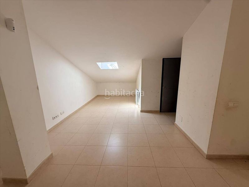 Foto b72cc0d1-293d-404f-917d-53ec7ed3d074. Dúplex duplex en Olot