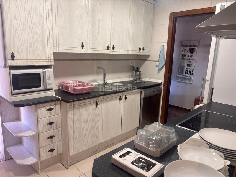 Foto 45c88d95-b737-48fb-a7a6-2f3dcca9ef07. Miete etagenwohnung mit parking in Joaquina Eguaras Granada