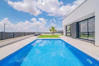 Chalet in Altos de la Zubia