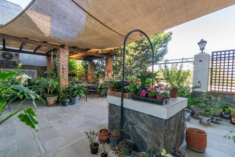 Foto 069addfe-7779-4986-9c0d-6c70bdbd3b02. Casa amb piscina a Purchil Vegas del Genil