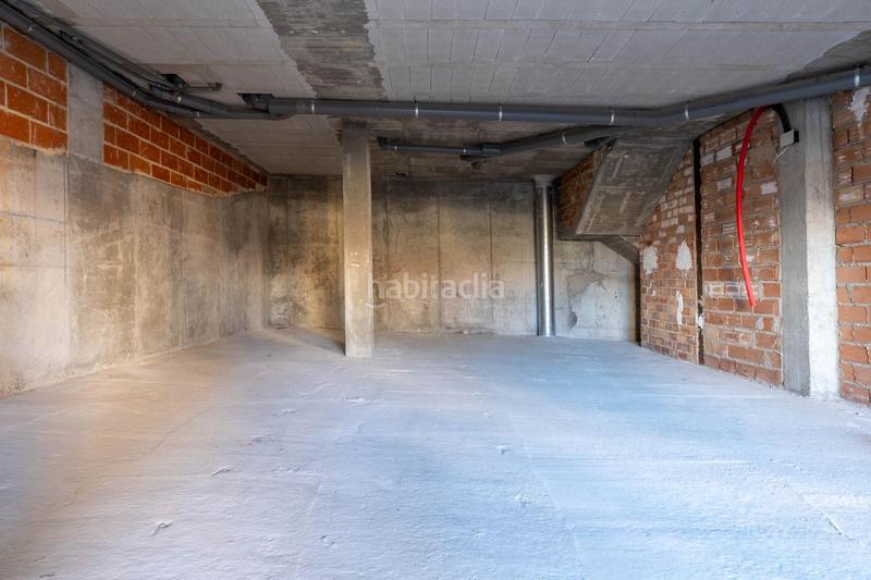 Foto b9755749-1cc1-46da-9870-9545d6f2872f. Local comercial a calle españa 31 a Cájar