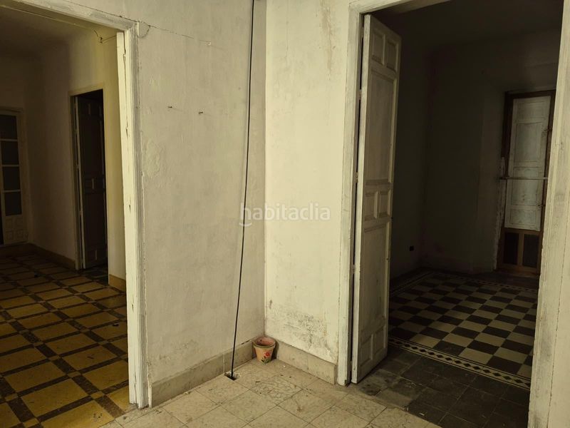 Foto 257cebe2-3d5e-4475-88a7-ca252c44180e. Casa adossada amb aparcament a Loja