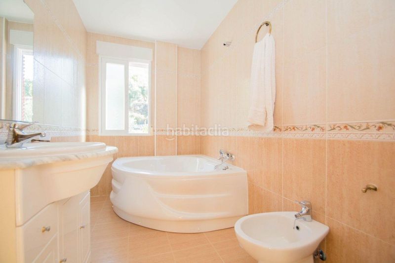 Foto 2e8a4db6-a555-459b-8c79-6883f96215fe. Xalet amb aparcament piscina a Güéjar Sierra