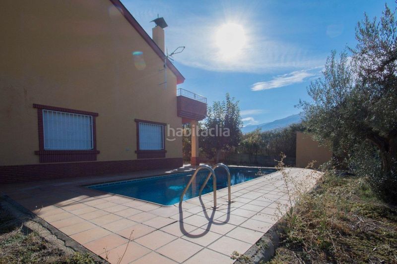 Foto 32d96d53-d2e3-4629-80b3-6a116e8f84f6. Xalet amb aparcament piscina a Güéjar Sierra