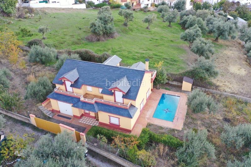 Foto e3d6bbff-74b7-497b-acce-a0fc67aa1fac. Xalet amb aparcament piscina a Güéjar Sierra