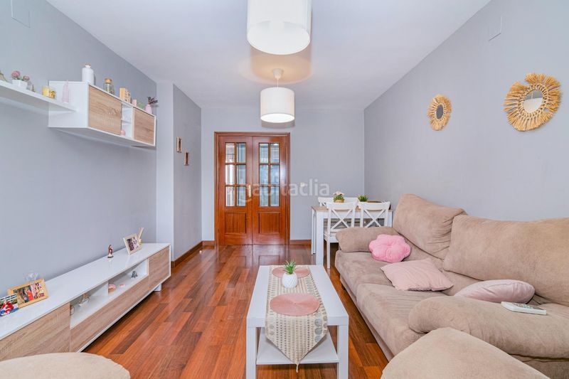 Foto c0a0d496-ead6-44b8-a8e2-6fca07bd2d30. Pis a La Zubia Ciudad Zubia (La)