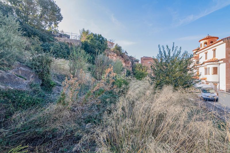 Foto a7826281-aa98-4672-b606-315b86561699. Terreny residencial a calle calle parradas a Vélez de Benaudalla