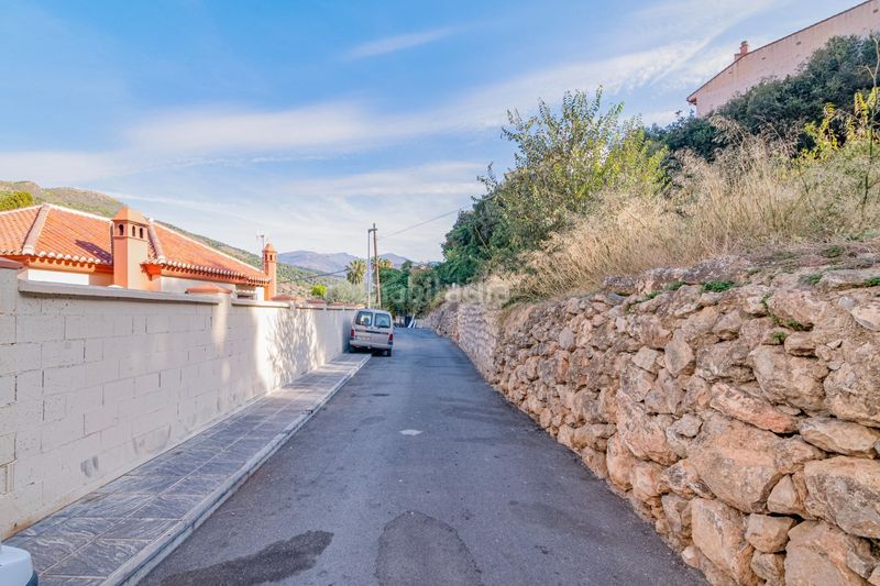 Foto f213355f-7916-4c67-a773-3b4eb04ae986. Terreny residencial a calle calle parradas a Vélez de Benaudalla