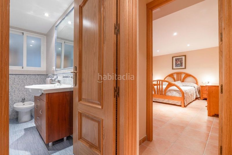 Foto 25a383fa-4ca8-47f4-b344-c772c241b3bb. Piso en calle calle almona vieja 7 piso en el centro , totalmente reformado con dos grandes dormitorios y un baño en Granada