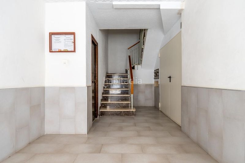 Foto 5427c6b8-db53-4e13-9cc2-2f2710cc5b96. Piso en calle calle almona vieja 7 piso en el centro , totalmente reformado con dos grandes dormitorios y un baño en Granada