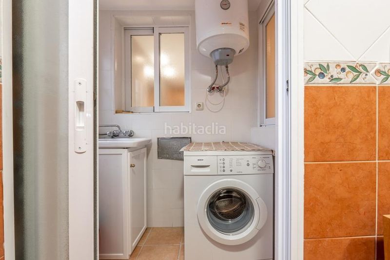 Foto 6855ed37-652a-4aa4-8bf1-b7e72493368b. Piso en calle calle almona vieja 7 piso en el centro , totalmente reformado con dos grandes dormitorios y un baño en Granada