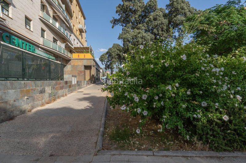 Foto 0c8e6267-ea0c-40b7-a586-f7e0cef225ee. Parking coche en calle muladíes 2 se vende plaza de garaje en parque lagos cerca de carrefour en Granada