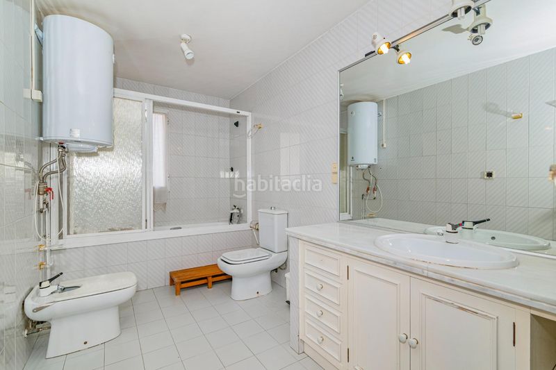 Foto 678b8301-2566-47db-9ce7-b6999cbceeb8. Chalet in calle rebite 23 in Huétor Vega