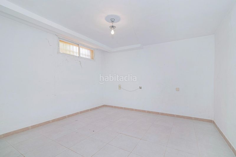 Foto c5d58cd6-9241-46d3-b027-138e4c0039aa. Chalet in calle rebite 23 in Huétor Vega