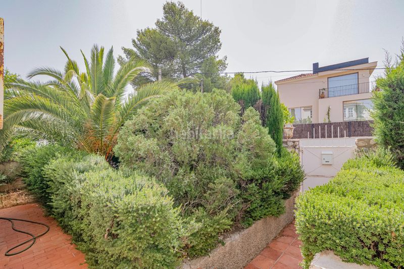 Foto e4eb6ef2-8c79-46ea-8eba-3182cf04cc2f. Chalet in calle rebite 23 in Huétor Vega
